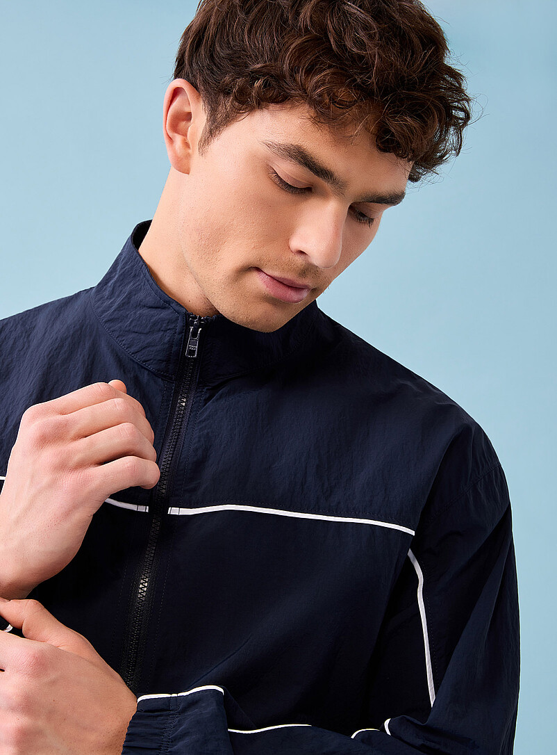 Contrast-trim windbreaker jacket product image 2