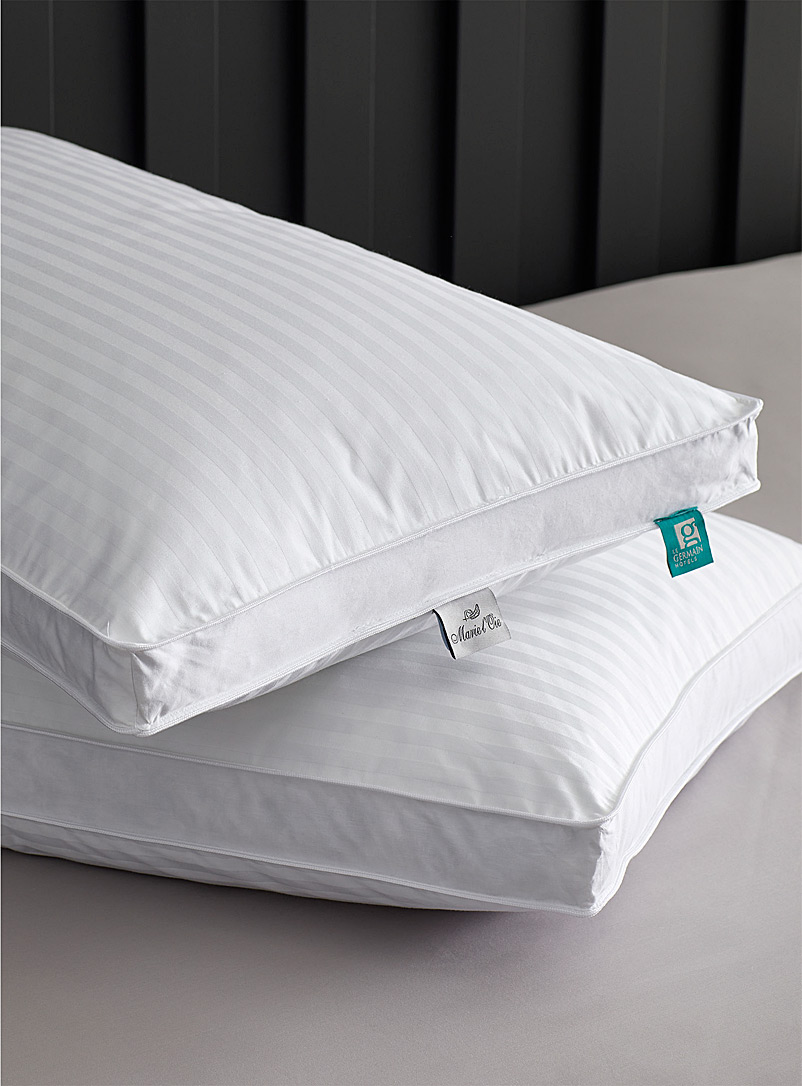Le Germain Hôtels White Divine pillow Soft support