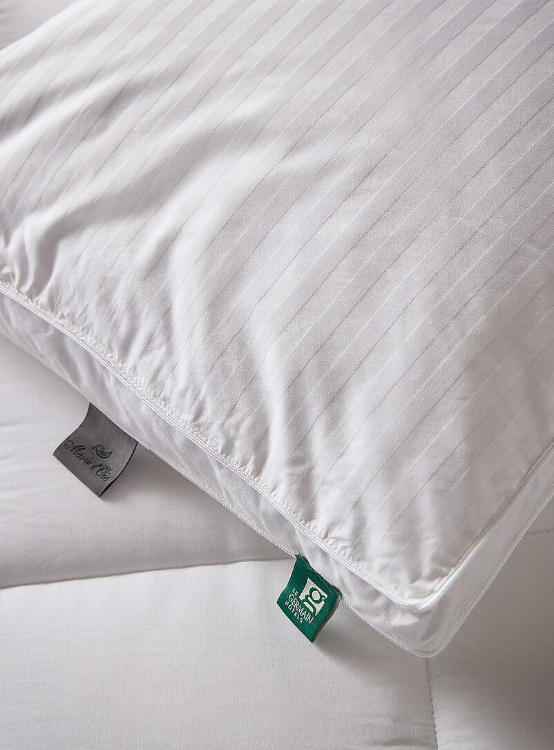 H&ocirc;tels Le Germain: L'oreiller duvet Divine Soutien souple Blanc