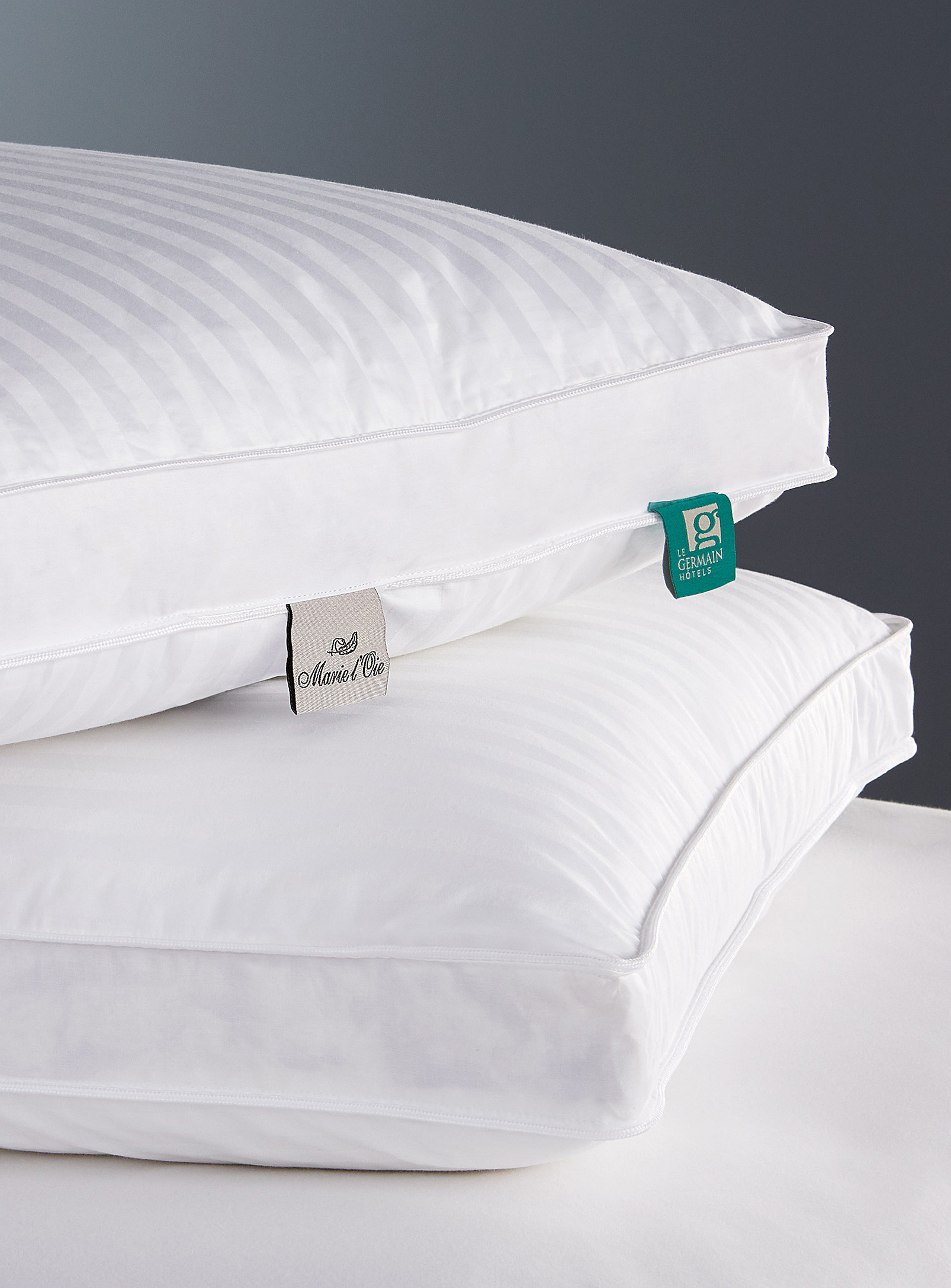Hôtels Le Germain Duveteuse Pillow Semi-firm Support In White