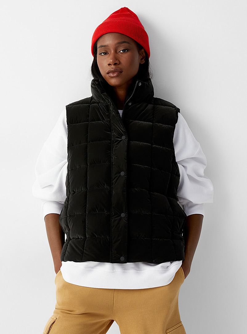 Twik Black Square pattern puffer vest for women