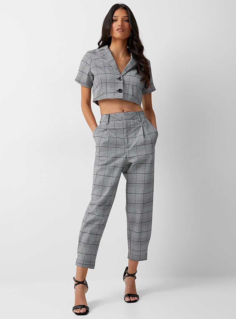 Icône Black and White Checkered barrel pant for women