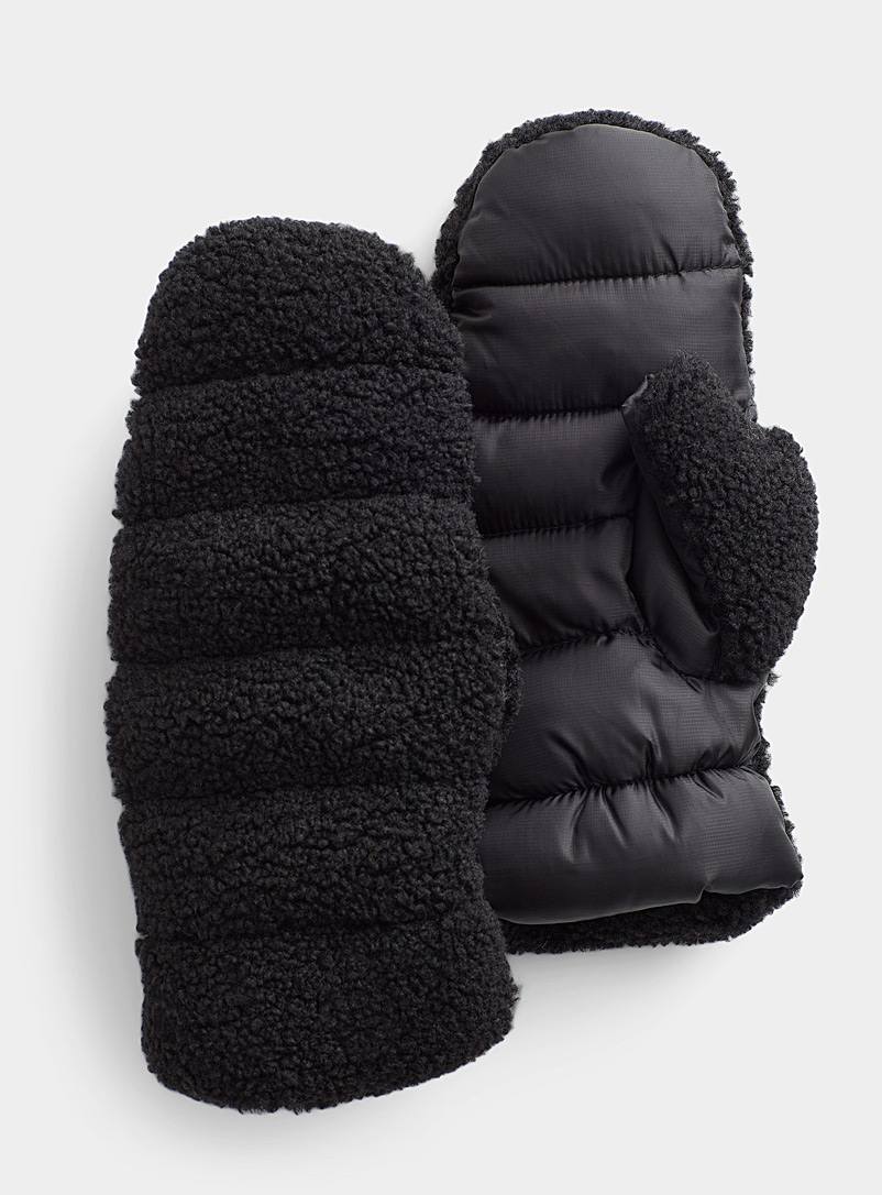 Simons Black Sherpa quilted mittens for women