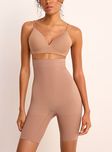 Le cuissard de maintien taille tr&egrave;s haute neutre SPANXsculpt<sup>MC</sup> Longueur : 7 po