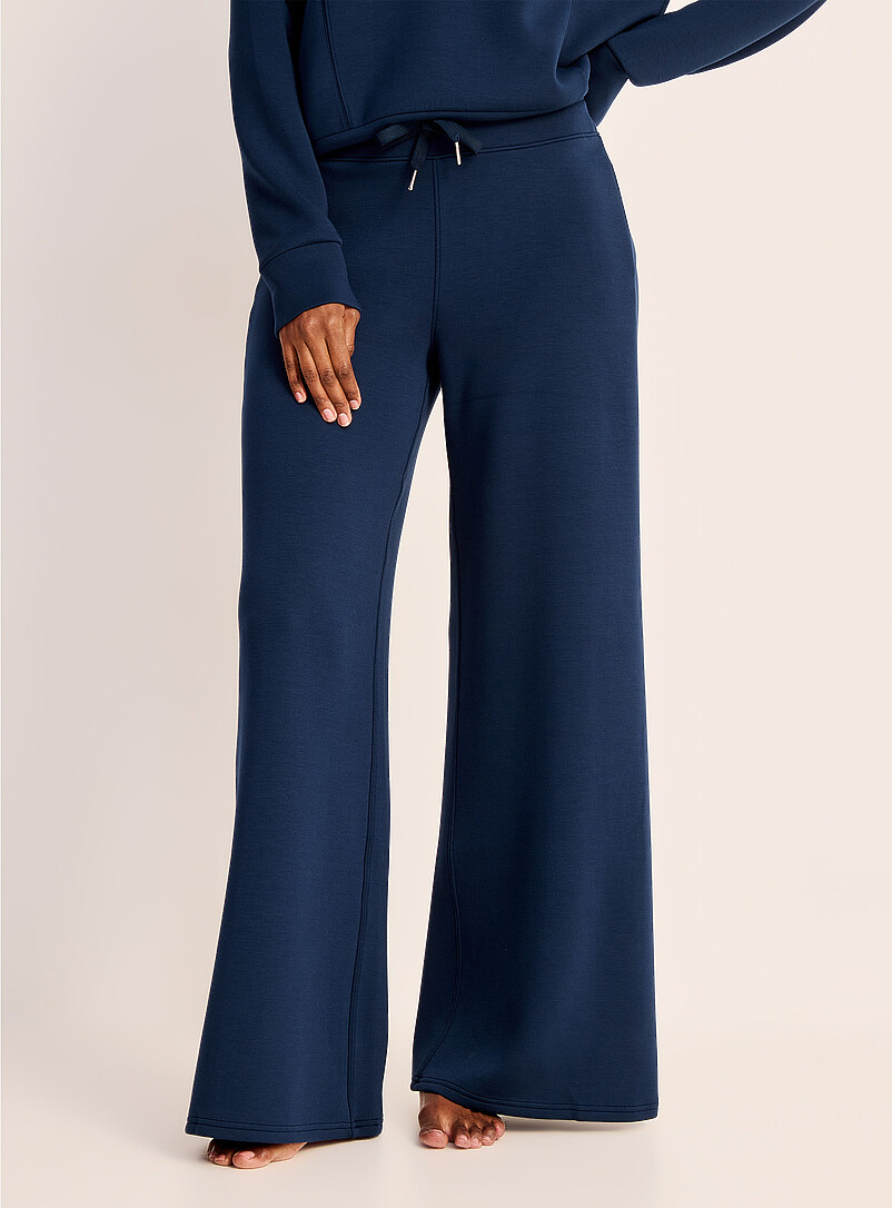 Spanx: Le pantalon d&eacute;tente AirEssentials<sup>MD</sup> Bleu marine - Bleu nuit pour femme
