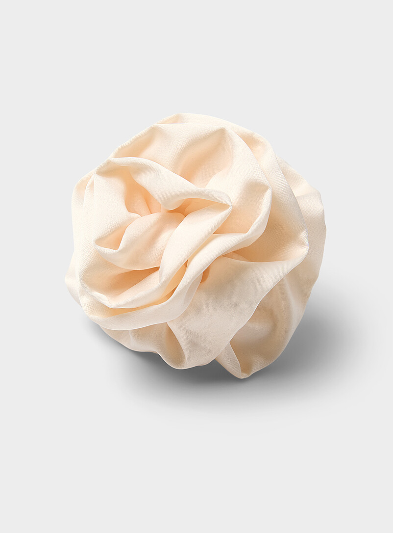 Flower large-toothed openwork clip product image (primary)