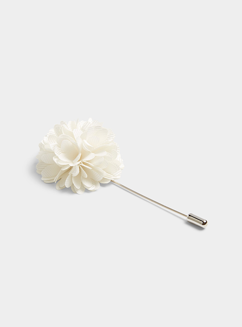 Le 31 White Flower dome pin for men