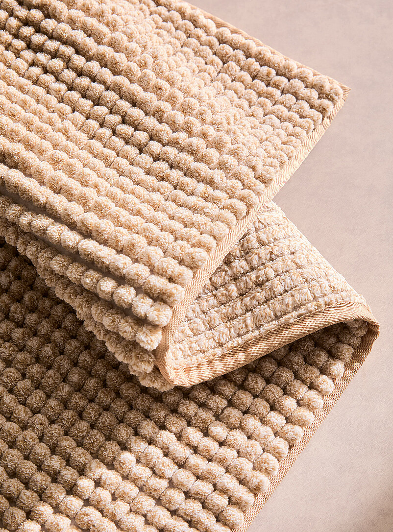 Simons Maison: Le tapis de bain chenille blanchie Voir nos formats offerts Rouge