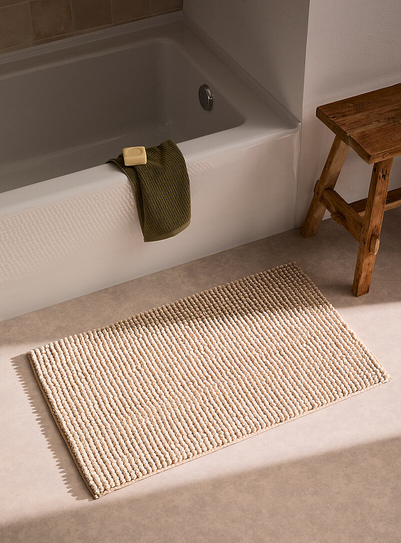 Simons Maison: Le tapis de bain chenille blanchie Voir nos formats offerts Rouge