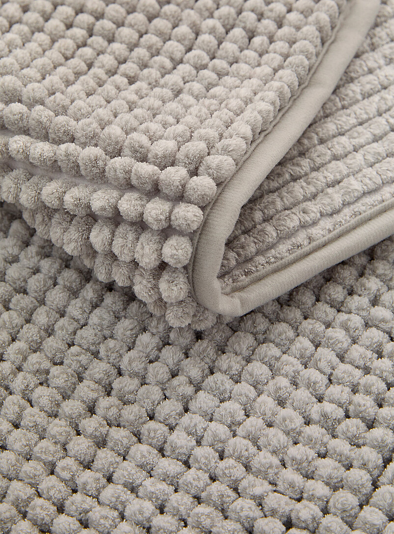 Simons Maison: Le tapis de bain chenille blanchie Voir nos formats offerts Rouge