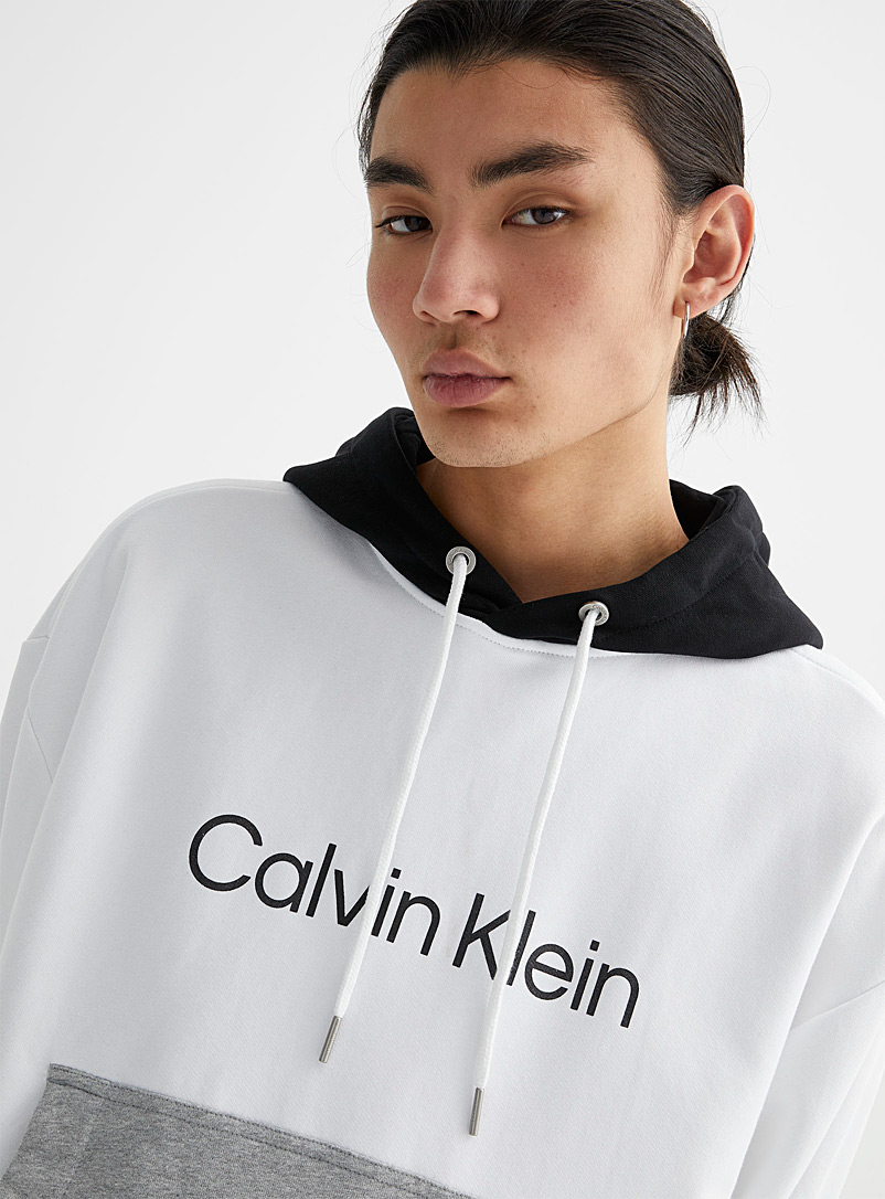 Block hoodie | Calvin Klein | Men's Hoodies & Sweatshirts | Simons