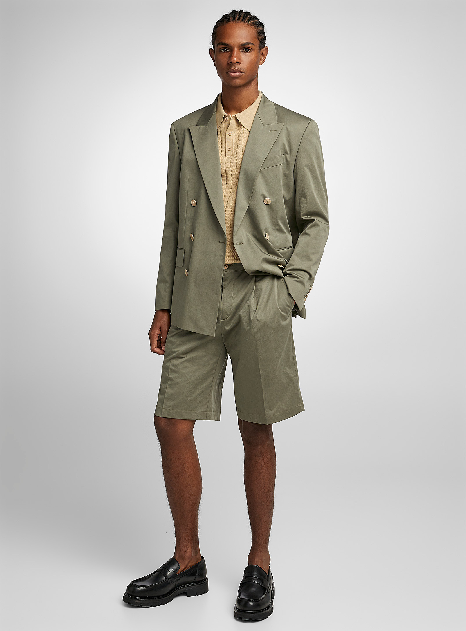 Strellson Olive Pleated Short In Mossy Green