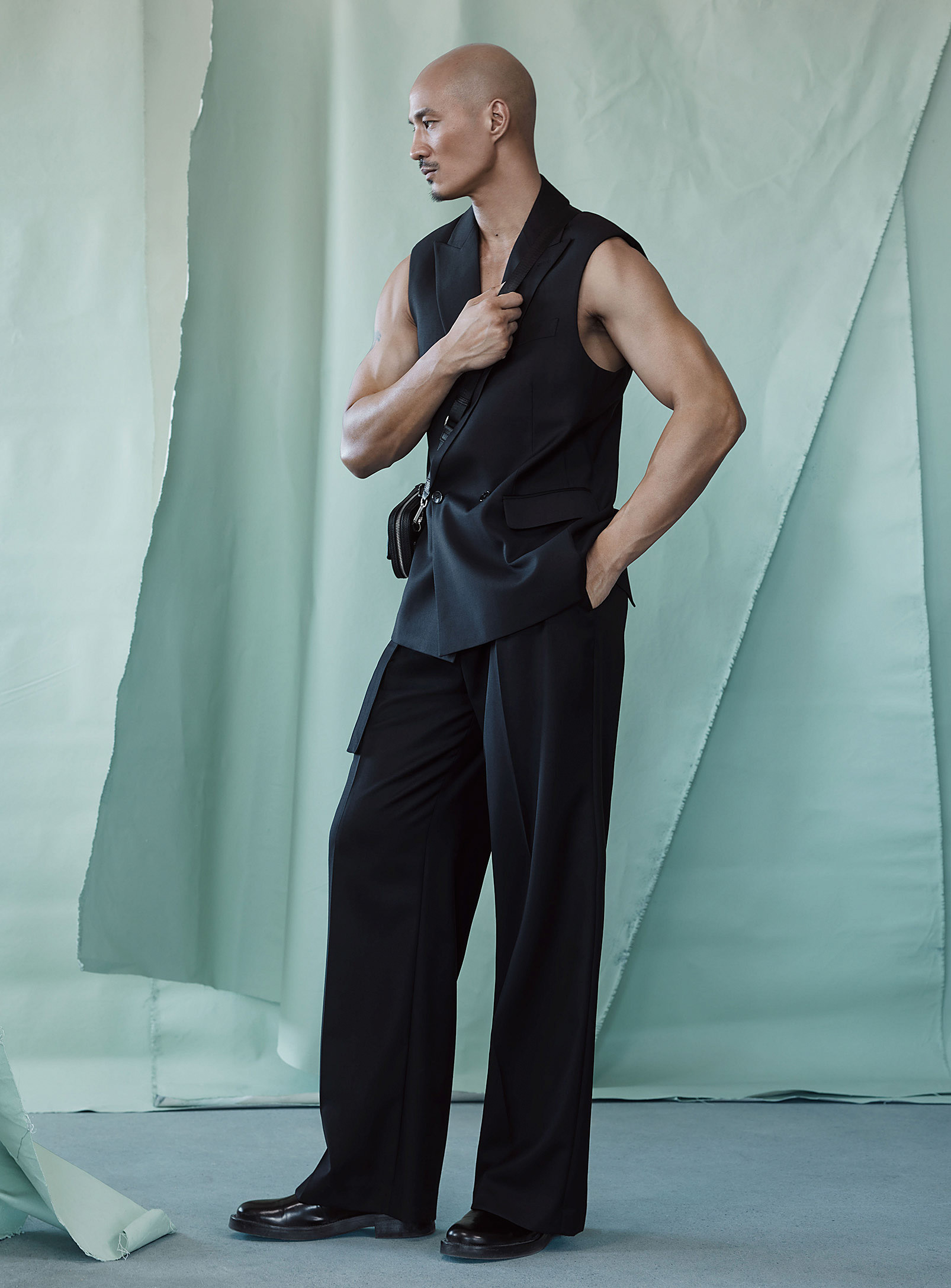 Le 31 Monochrome Belted And Pleated Twill Pant  Studio Capsule In Black