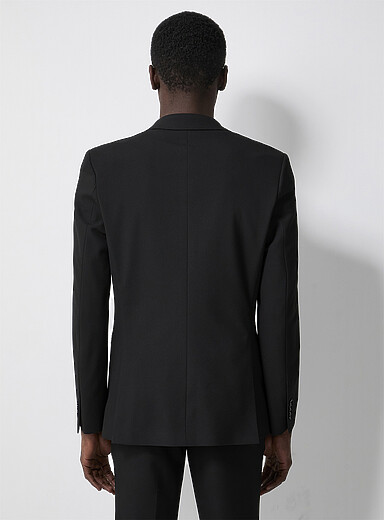 Le veston essentiel polyester recycl&eacute; <b>Coupe Milano - Super ajust&eacute;e</b>