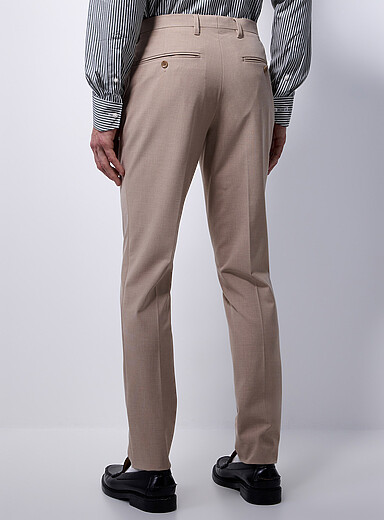 Le pantalon essentiel extensible <b>Coupe Milano - Super ajust&eacute;e</b>
