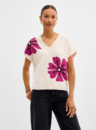 Fuzzy floral jacquard sweater vest