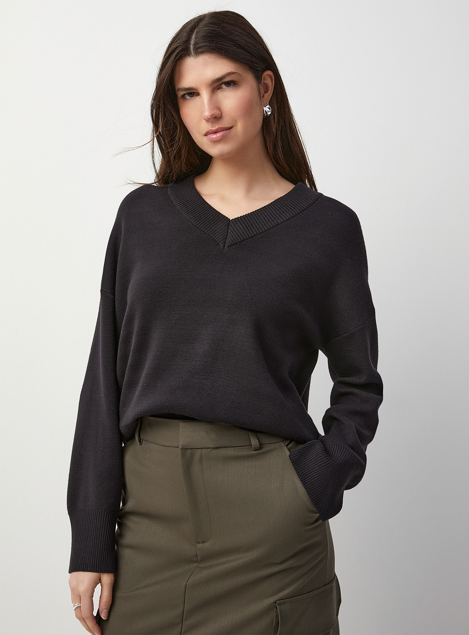 B.young Loose V-neck Sweater In Black