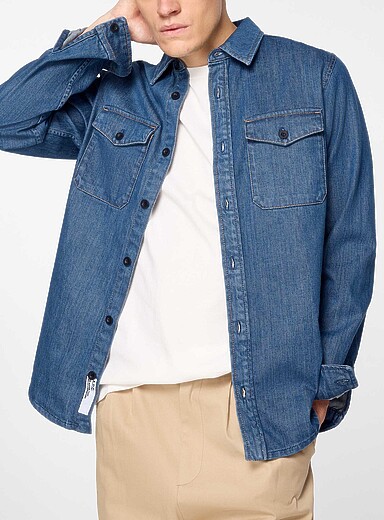 A.P.C.: La surchemise denim indigo d&eacute;lav&eacute; Bleu pour homme