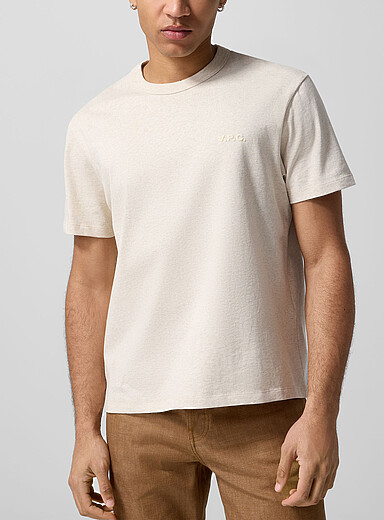 A.P.C.: Le t-shirt chin&eacute; signature invers&eacute;e Blanc cass&eacute; pour homme