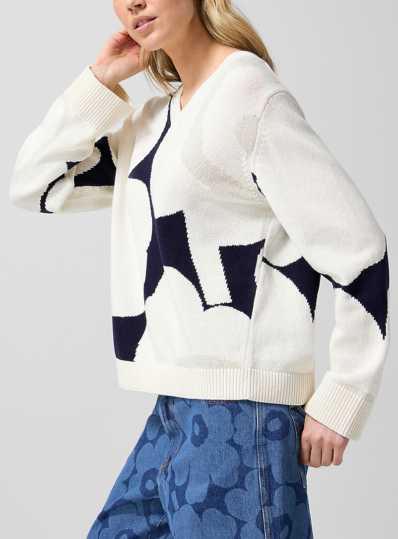 Marimekko: Le chandail col V Pomppia Unikko &Eacute;cru &agrave; motifs pour femme
