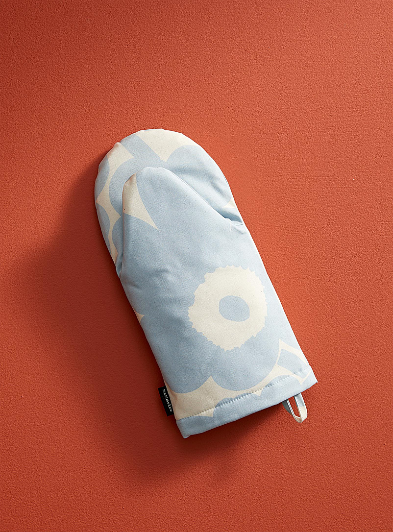 Marimekko Baby Blue Blue Pieni Unikko oven mitt for women