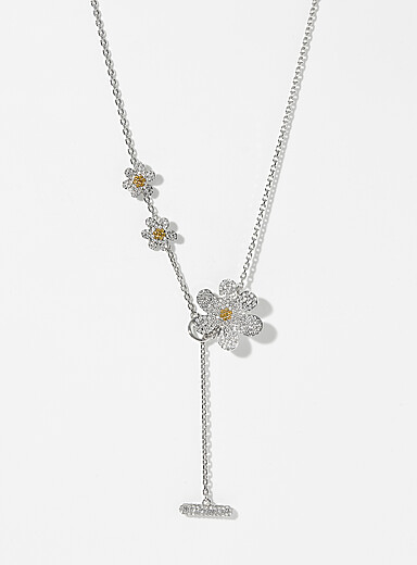Le collier <i>T-bar</i> marguerites strass