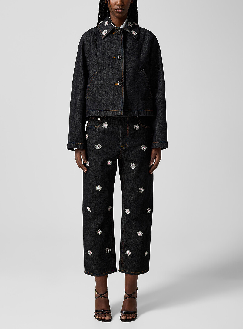 Embroidered Flowers Carrot-Fit Jean