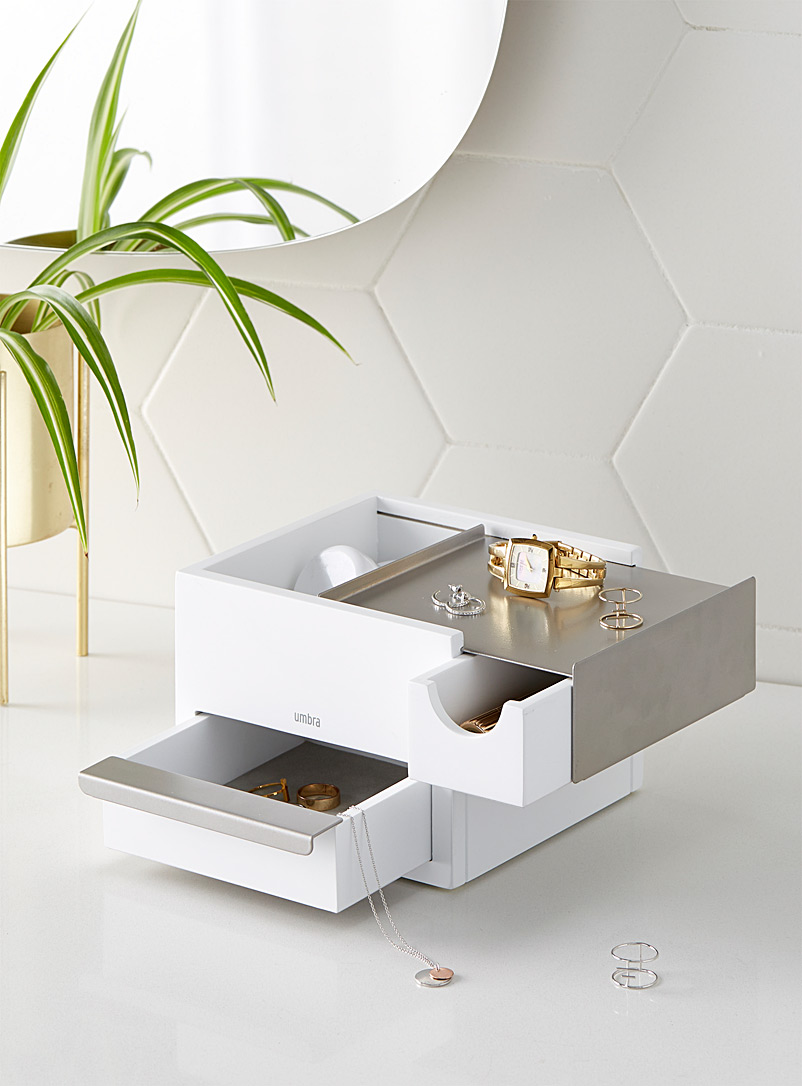Umbra Light Grey Modern cube jewellery box