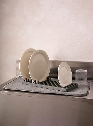 Grey dish drying mat with rack