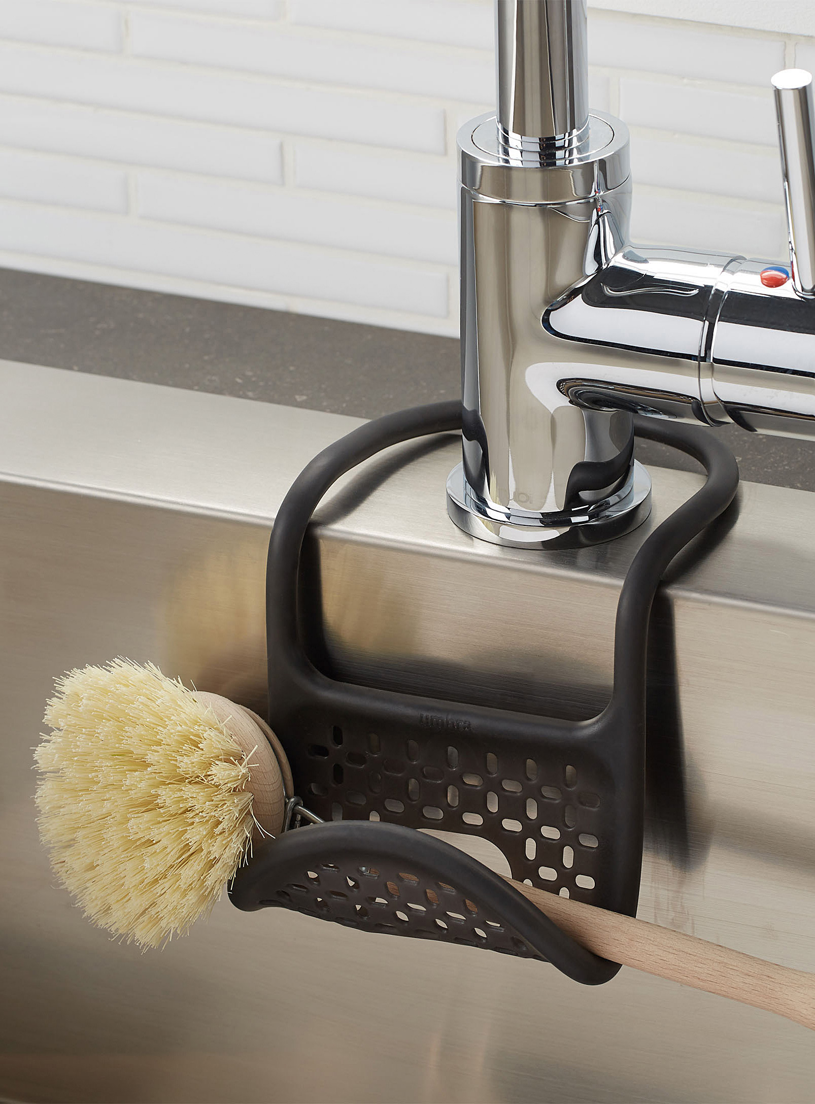 Umbra Flexible Kitchen Sink Sponge Holder In Black