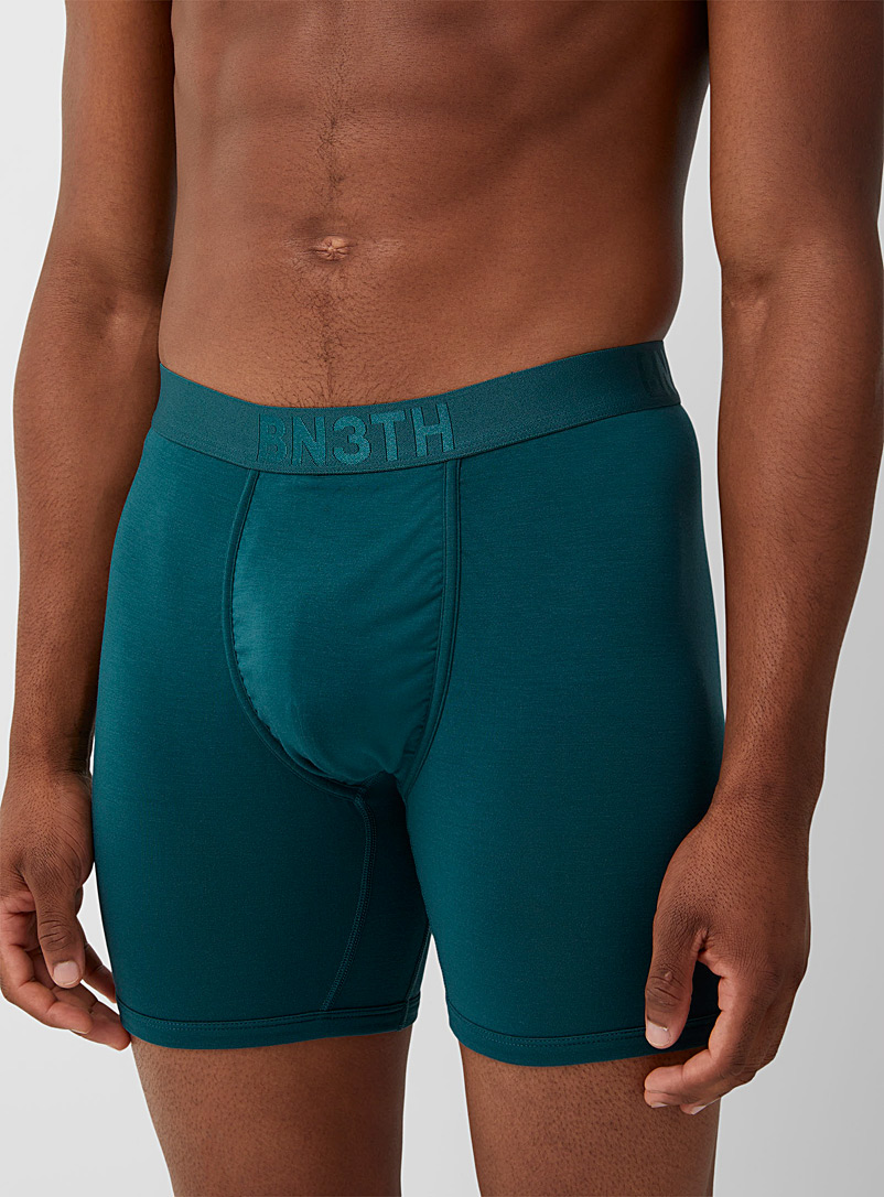 https://imagescdn.simons.ca/images/12203-32201-32-A1_2/breathe-solid-boxer-brief.jpg?__=0