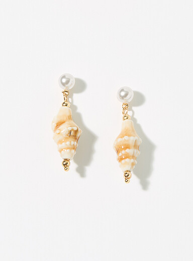Les boucles d'oreilles coquillages et perles