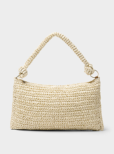 Le sac paille tress&eacute;e anse tubulaire nou&eacute;e