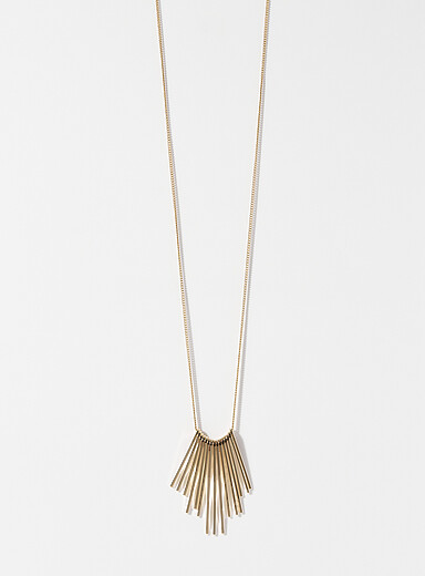 Long metallic-fringe chain