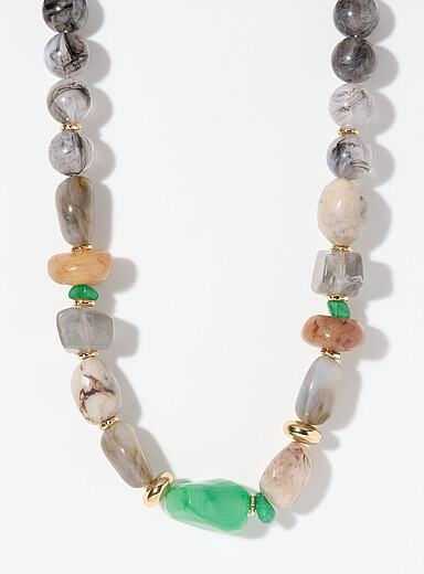Le collier grandes pierres color&eacute;es