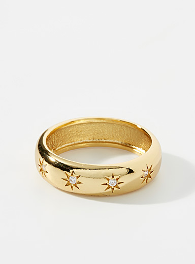La bague &eacute;toil&eacute;e