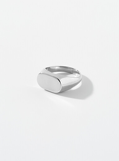 Minimalist signet ring | Simons | Shop Women's Rings Online | Simons