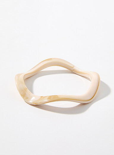 Wavy bangle