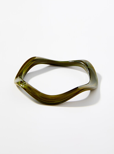 Wavy bangle