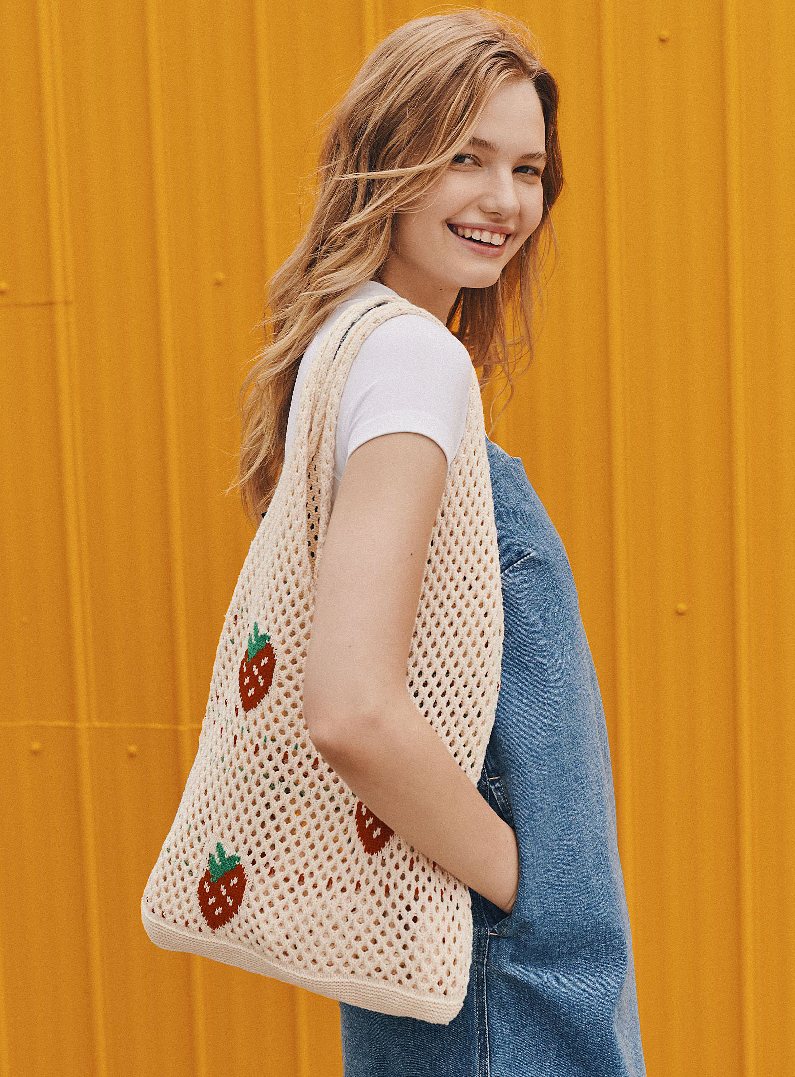Simons - Women's Strawberry crochet Tote Bag