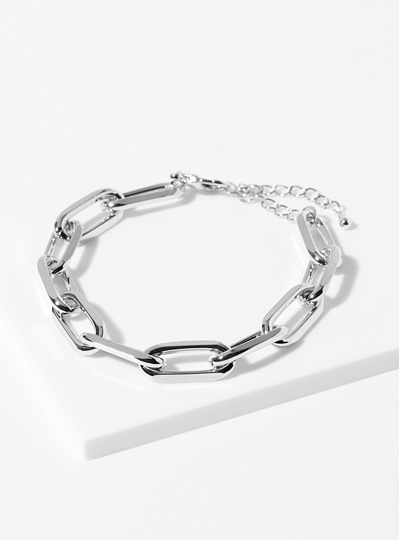 Oval-link bracelet product image (primary)