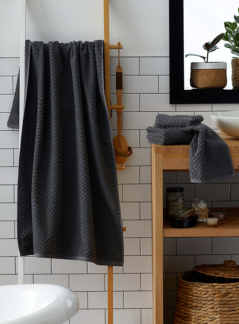 Solid Bath Towels | Bathroom | Simons