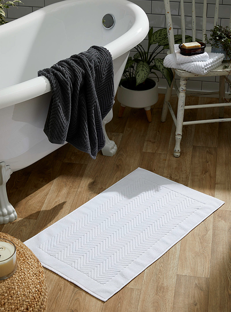 Simons Maison: La descente de bain rayures chevrons 50 x 80 cm Blanc