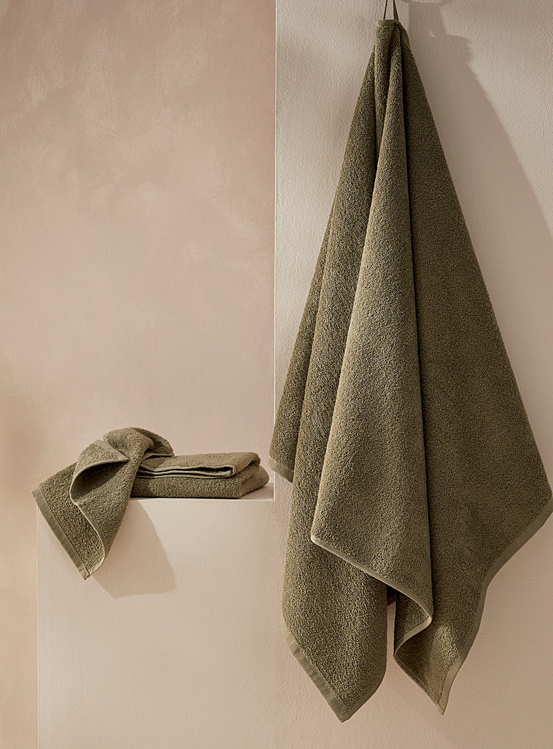 Quick-drying daily organic cotton towels Lightweight, antimicrobial  treatment, Simons Maison, Solid Bath Towels, Bathroom
