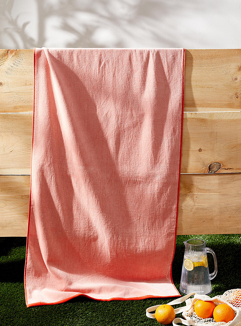 Simons Maison: La serviette de plage coton bio bordure contraste 73 x 150 cm Vieux rose