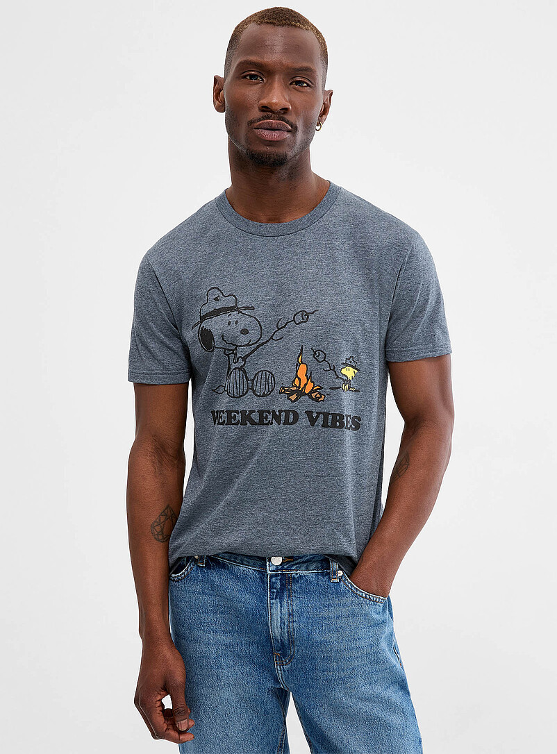 Snoopy weekend Vibes T-shirt product image (primary)