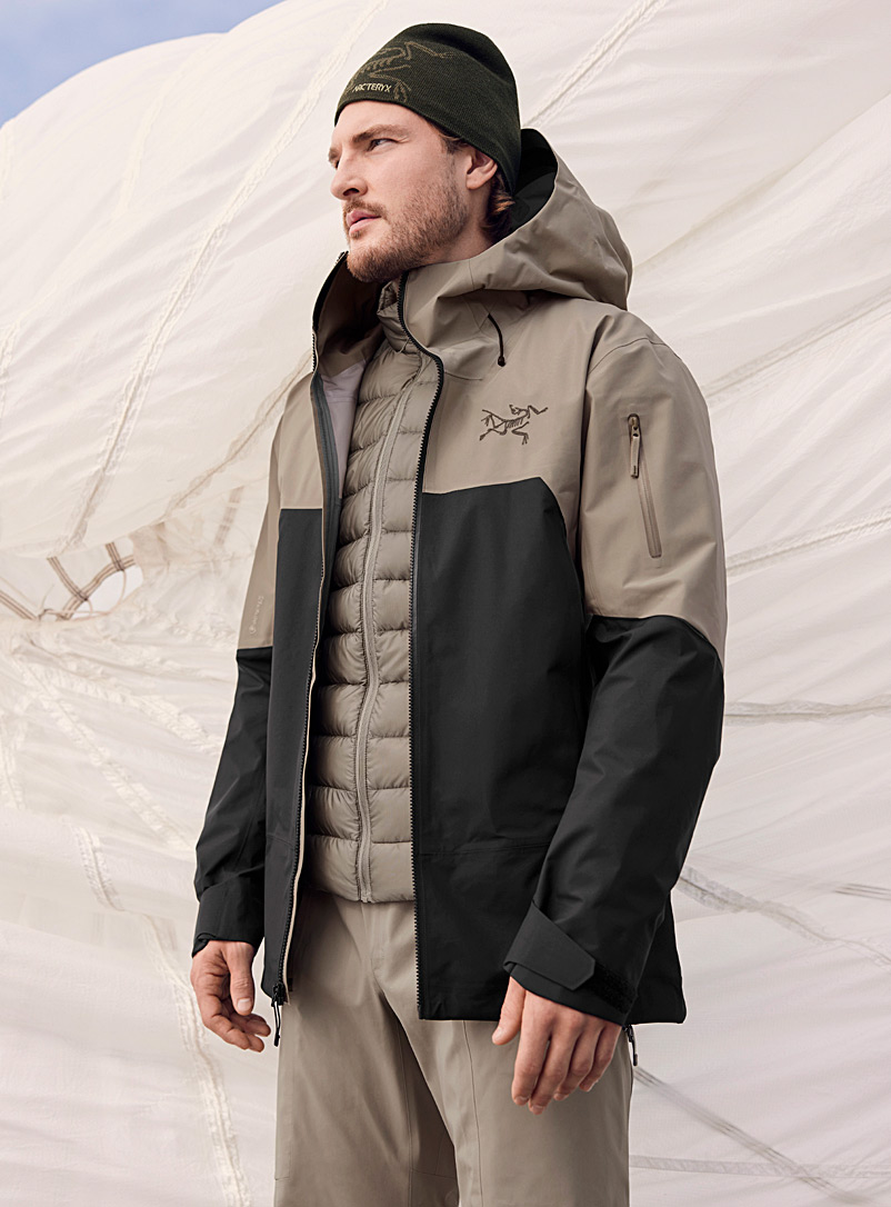 Arc'teryx Patterned Black Rush colour block jacket Regular fit for men