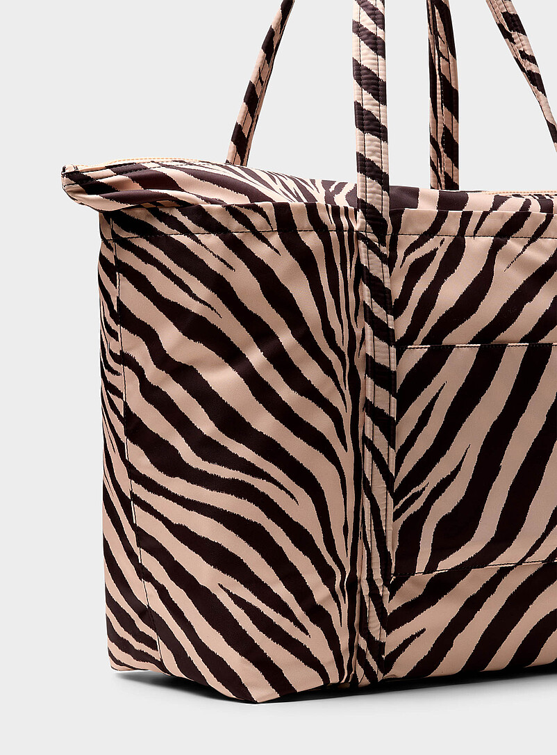 Dina patterned XL tote bag With suitcase loop product image 2