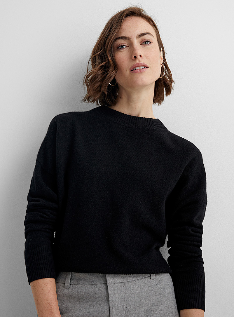 Contemporaine Black Loose short merino sweater for women