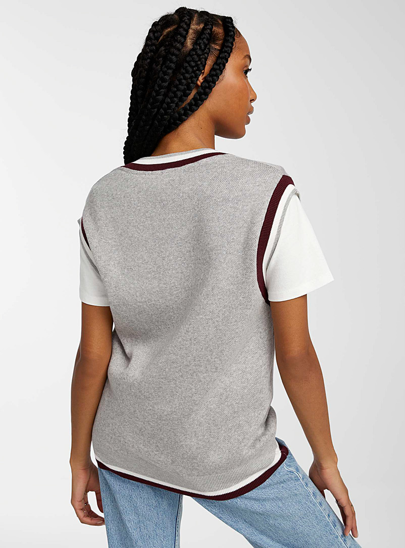 Twik Patterned Brown Oversized argyle V-neck sweater vest for women